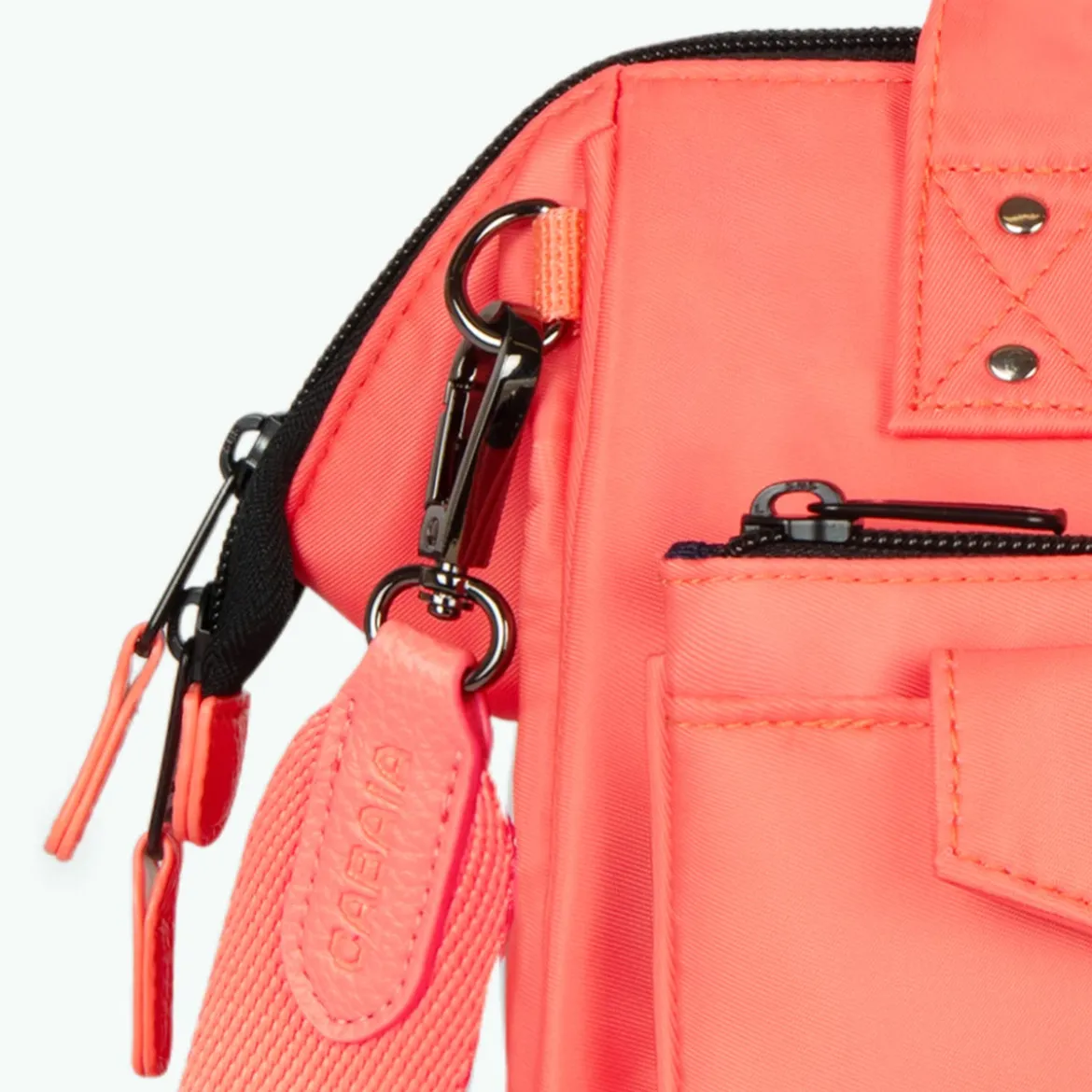 Crossbody Adventurer Medium Bari