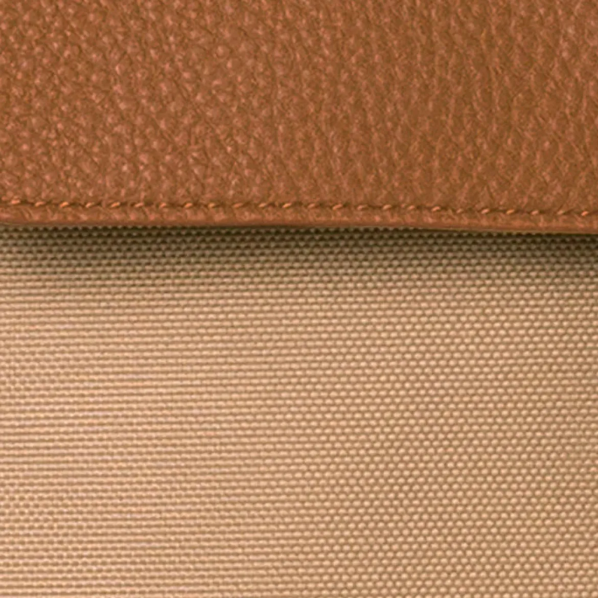 Pochette avant medium Petronas Tour